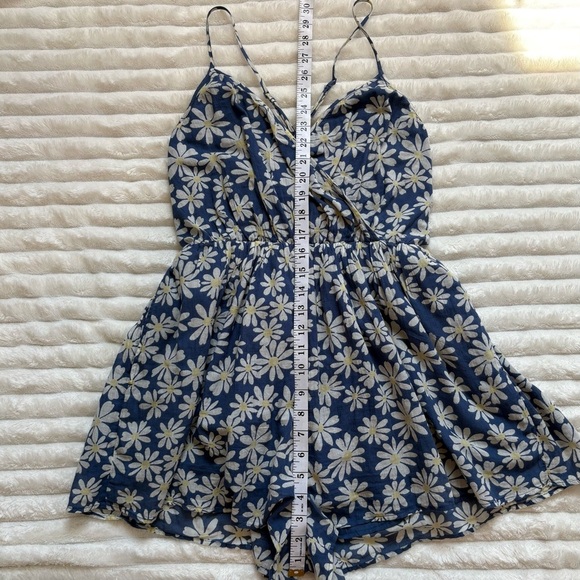 American Eagle Outfitters Floral Romper Blue and White NWT Women’s Size Small - Picture 8 of 8